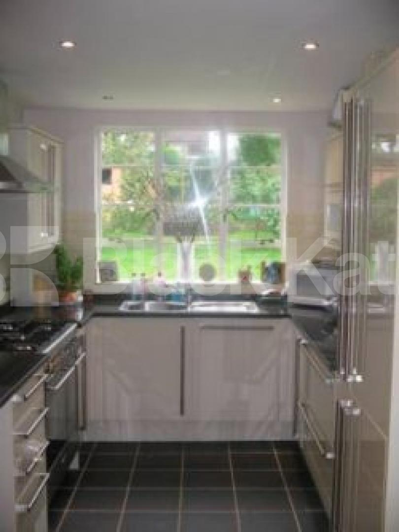 			GREAT LOCATION!!!, 4 Bedroom, 1 bath, 1 reception Terraced House			 Ludlow Way, HAMPSTEAD GARDEN SUBURB N2